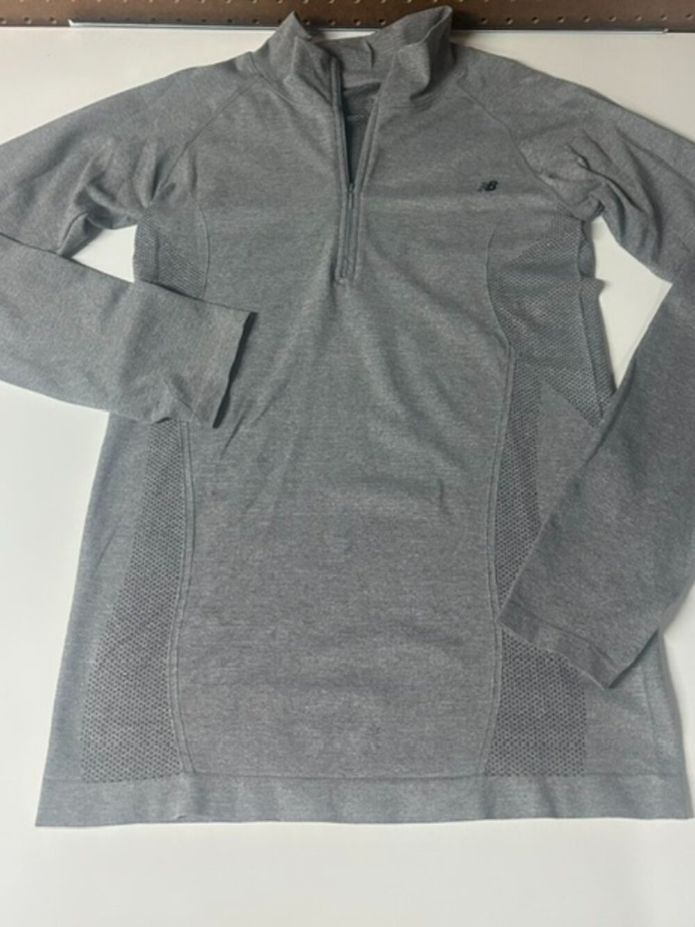 New Balance Women's NB 1/4 Zip Running Shirt Pullover Thumbholes Size M Gray